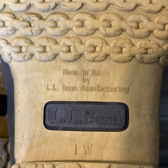 L.L. Bean Men's Leather Waterproof Fleece Lined Boots - Picture 7 of 11